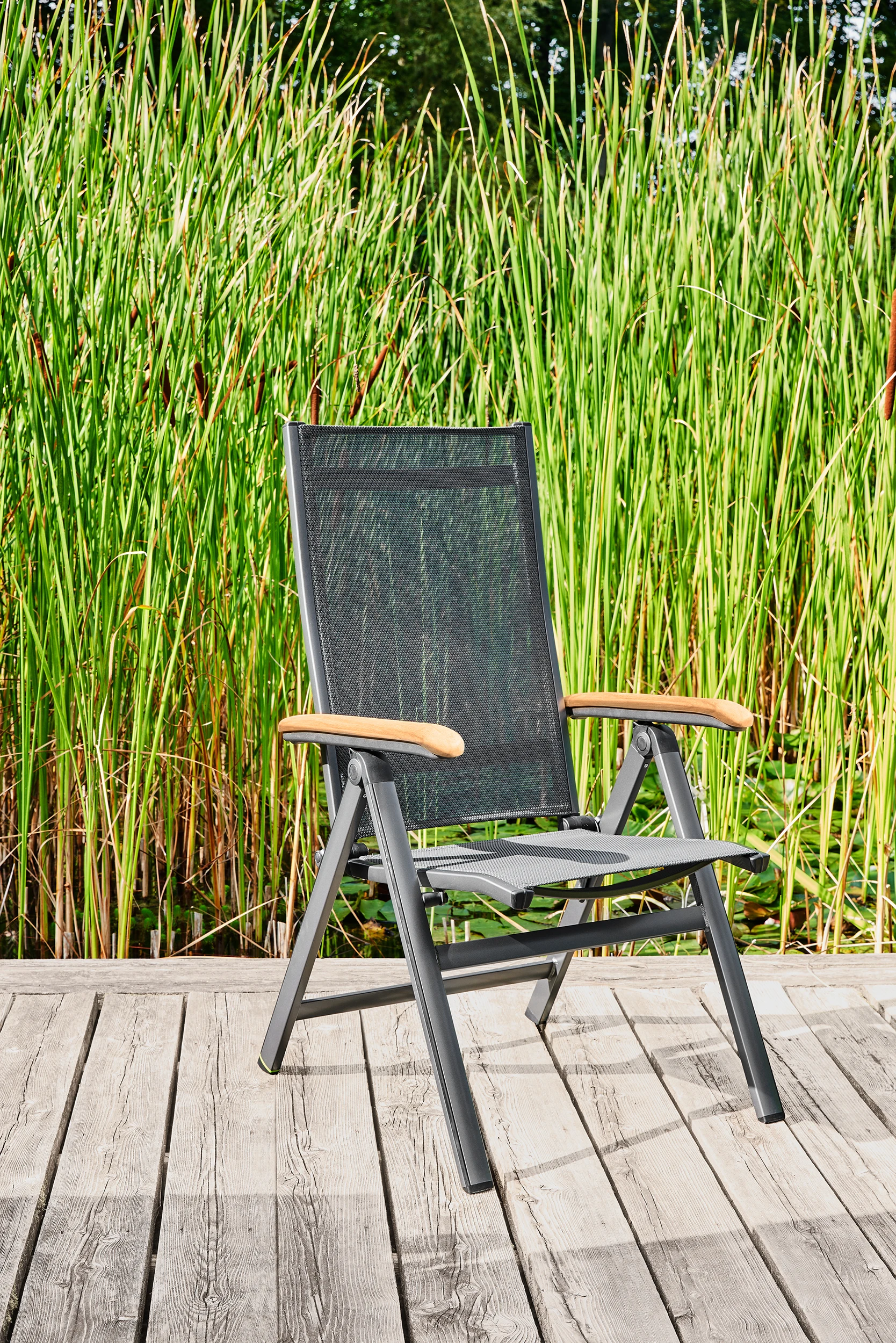 MWH Klappstuhl Reno Aluminium Mit Teak Armlehnen 8 MWH Klappstuhl Reno Aluminium Mit Teak Armlehnen – Bild 6