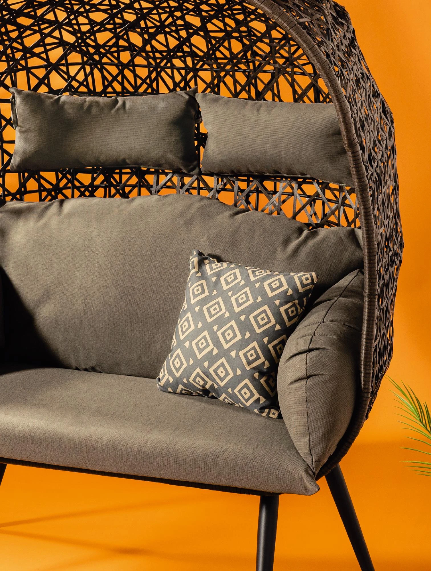 Weitere Egg Chair Palermo Braun 4 Weitere Egg Chair Palermo Braun – Bild 2